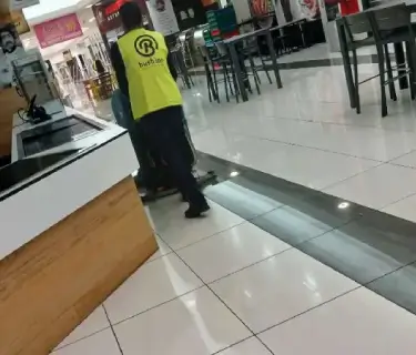 shopping centre floor cleaning